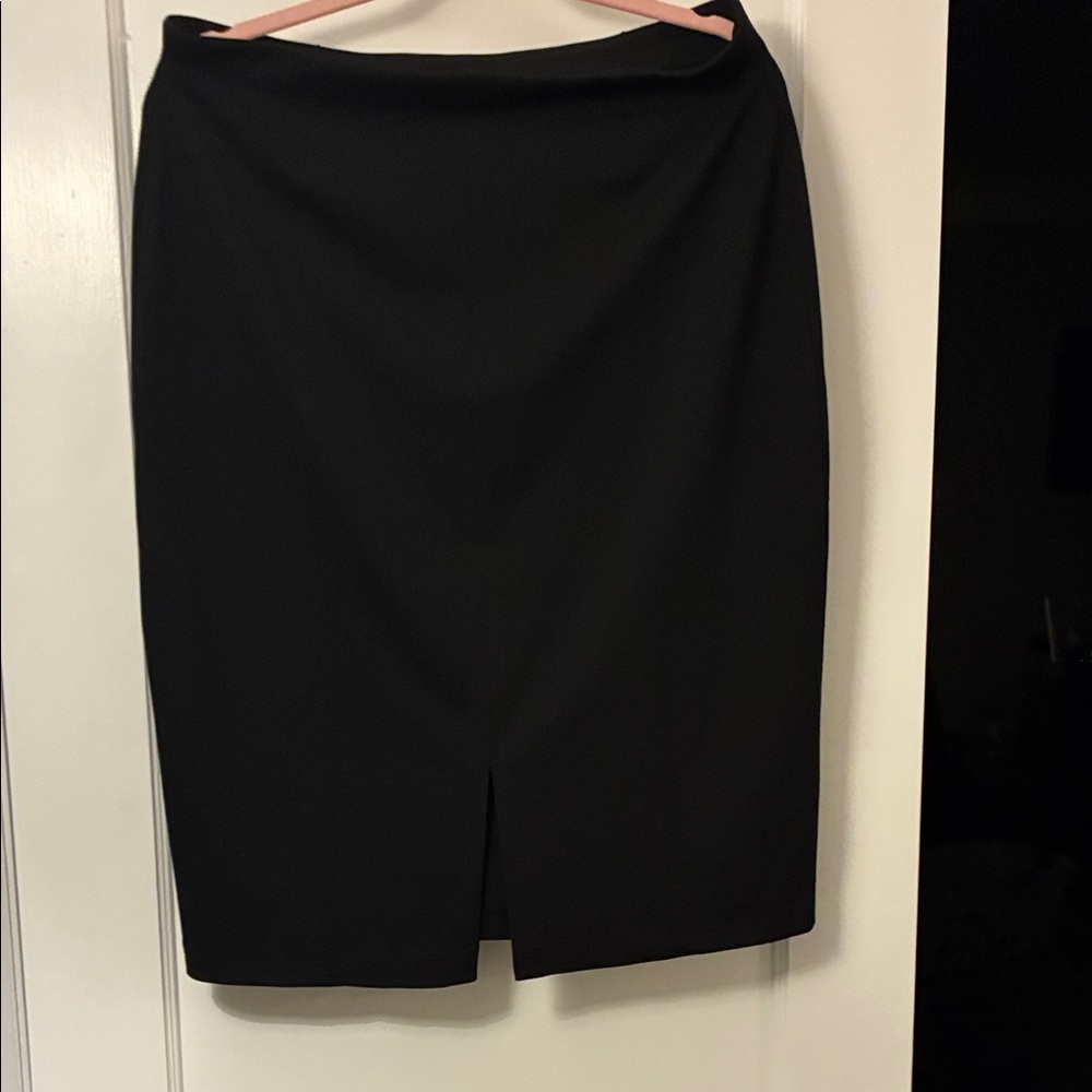 Elegant Black Pencil Skirt with Gold Button Details - Picture 4 of 4